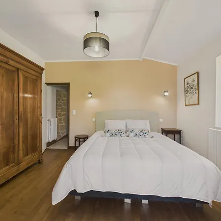 Jolie Maison Avec Jacuzzi Pour 8 Personnes Holiday home