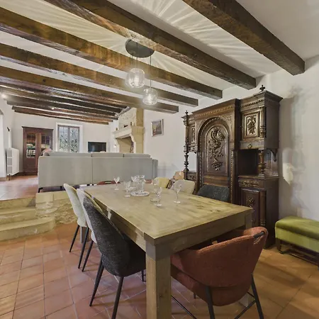 Jolie Maison Avec Jacuzzi Pour 8 Personnes *