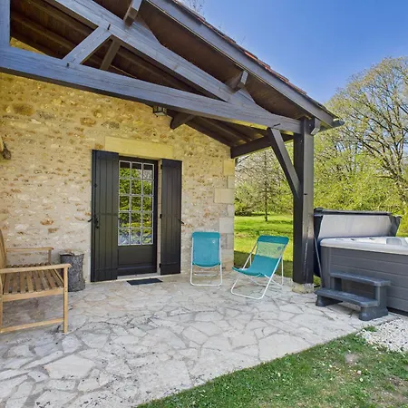 Jolie Maison Avec Jacuzzi Pour 8 Personnes Holiday home *